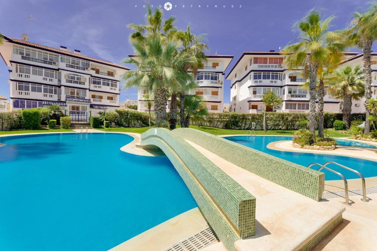 Apartamento Pod Papugami Torrevieja Exterior foto